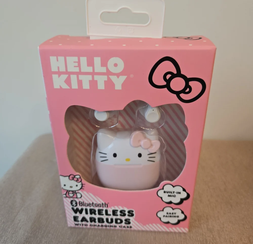 Hello Kitty Bluetooth Wireless Earbuds – Charging Case & Built‑In Mic
